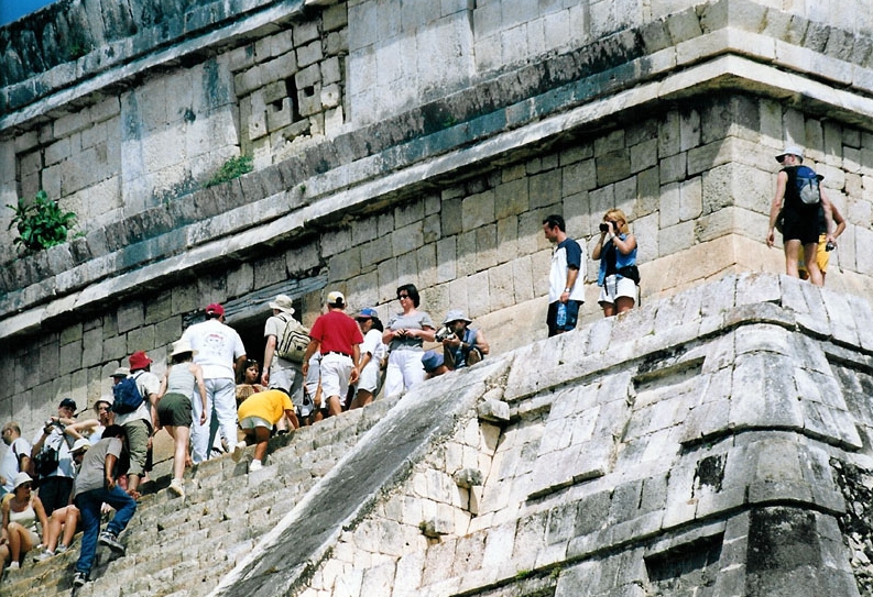 du haut de cette pyramide